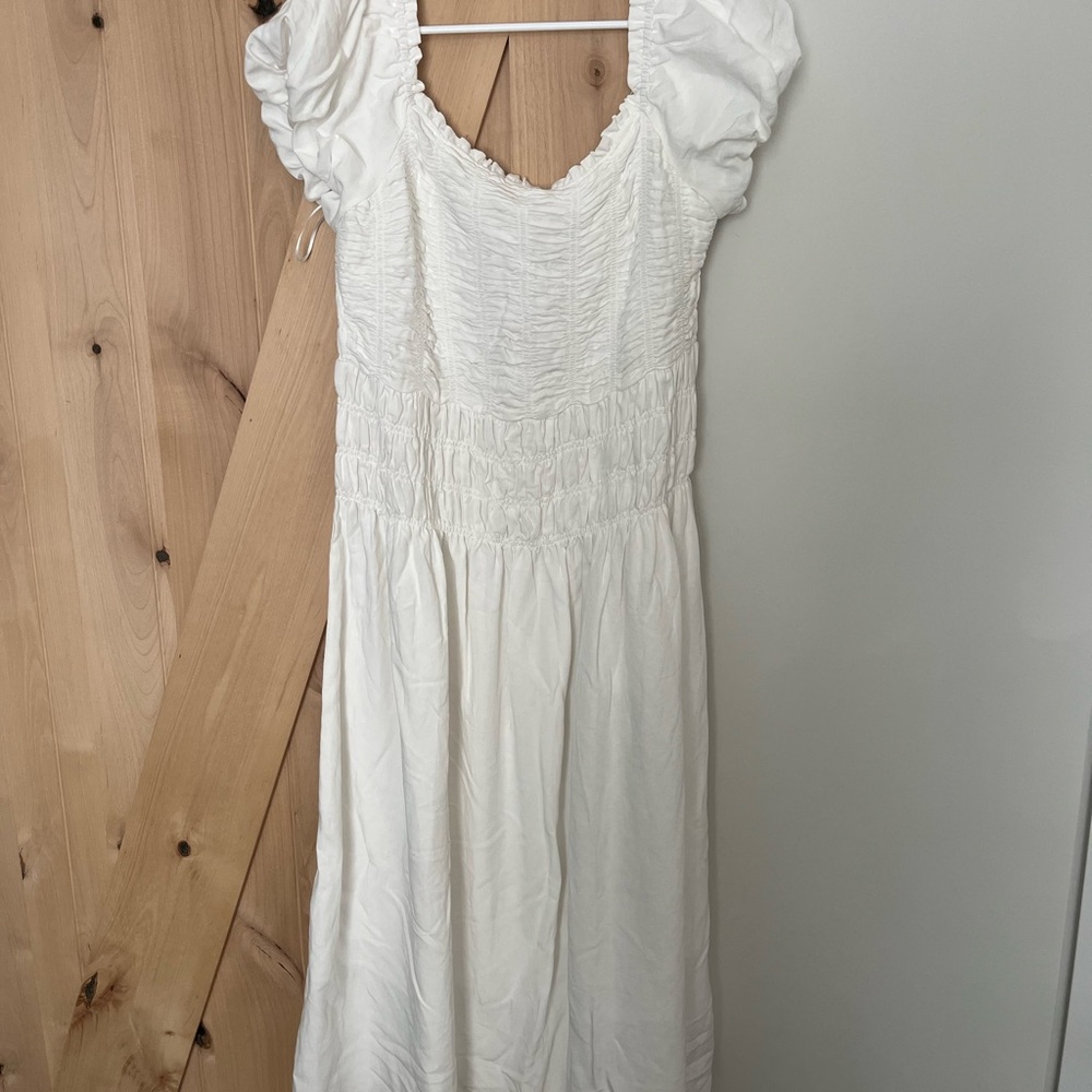 Chic White Ruched Midi Dress